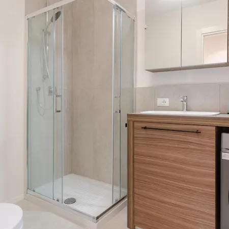 Bright & Modern 4 Bedrooms In Center فلورنس